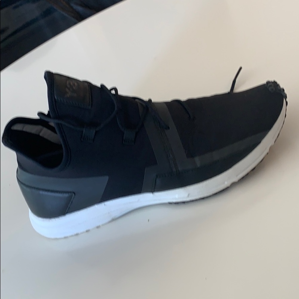 Y3 sneakers size 11, shoes worn twice